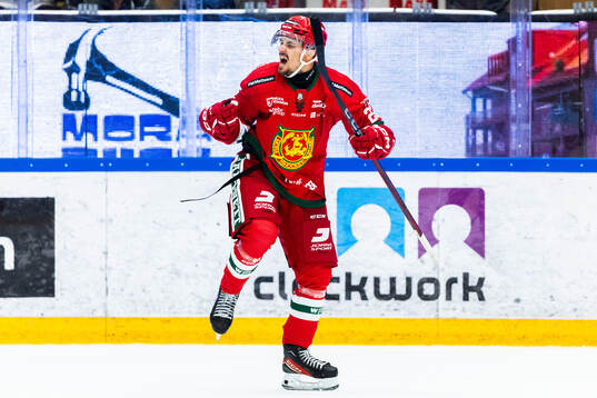 Moras Eero Teräväinen jublar