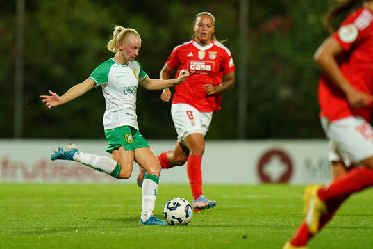 Emelie Joramo of Hammarby and Nycole Raysla of Benfica