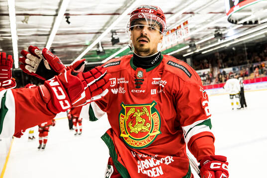 Moras Eero Teräväinen jublar