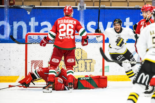 AIKs Oscar Nord jublar
