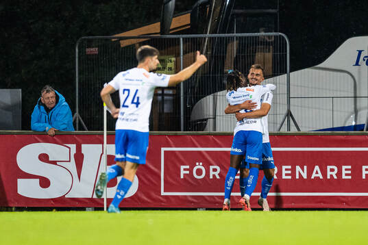Värnamos Ajdin Zeljkovic jublar