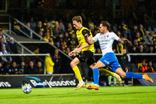 Mjällbys Alexander Johansson och Värnamos Michael