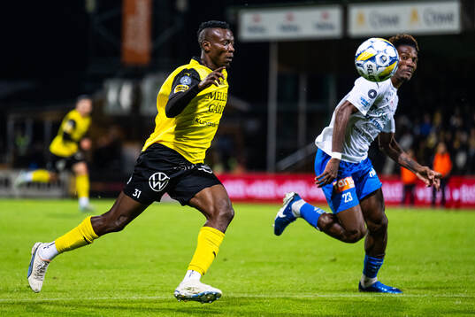 Mjällbys Silas Nwankwo och Värnamos Samuel Kotto