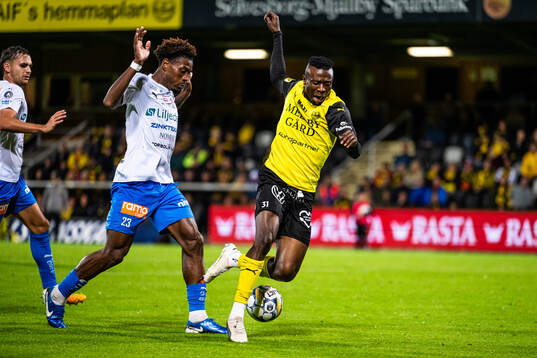 Värnamos Samuel Kotto och Mjällbys Silas Nwankwo