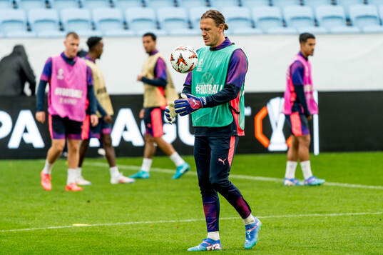 Goalkeeper Johan Dahlin of Malmö FF