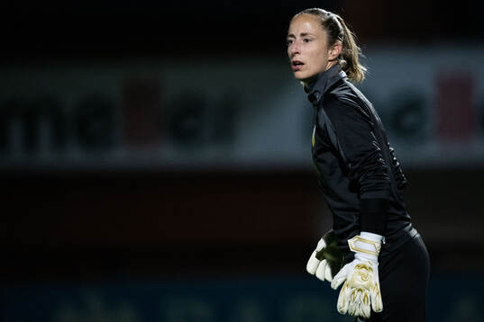 Goalkeeper Loes Geurts