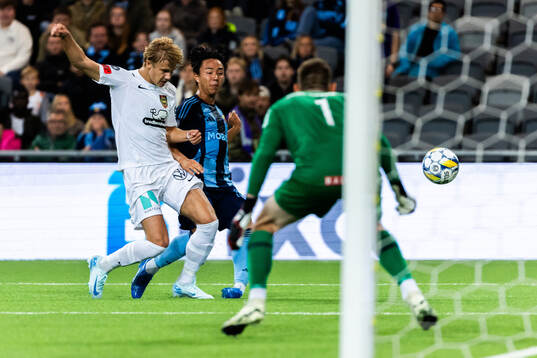 Djurgårdens Keita Kosugi samt Brommapojkarnas Theo