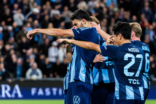 Djurgårdens Deniz Hummet och Keita Kosugi jublar