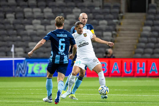 Djurgårdens Marcus Danielson och Rasmus Schuller mot