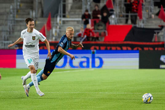 Brommapojkarnas Alex Timossi Andersson och Djurgårdens