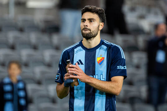 Djurgårdens Deniz Hummet tackar publiken