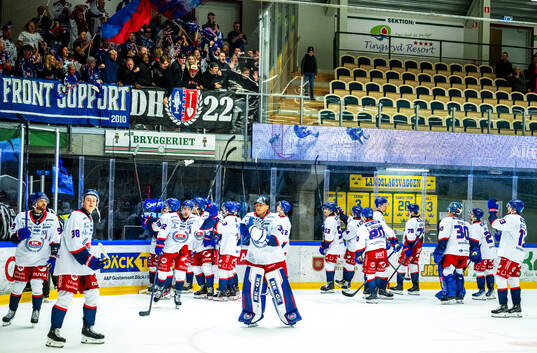 Oskarshamns spelare jublar