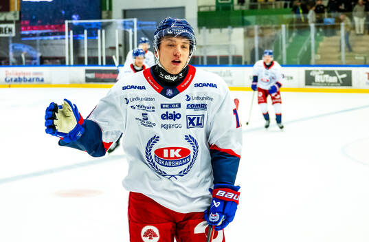 Oskarshamns Viktor Smeds jublar