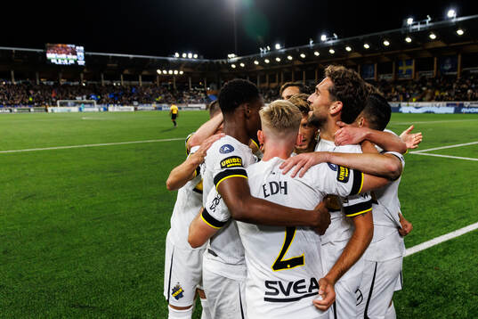 AIKs Benjamin Tiedemann Hansen jublar