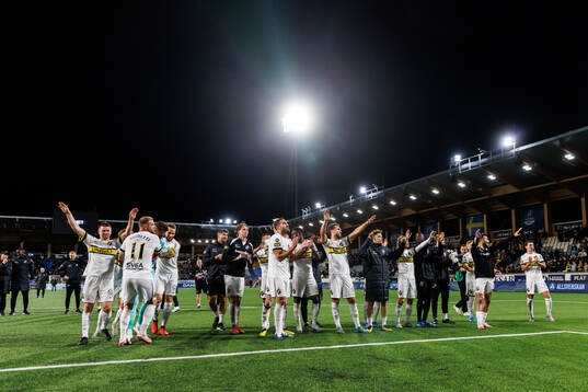 AIKs spelare jublar