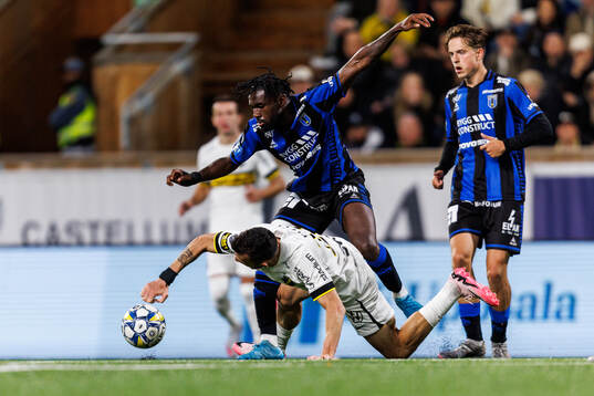 AIKs Ioannis Pittas och Sirius Patrick Nwadike