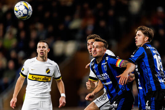 AIKs Benjamin Tiedemann Hansen mot Sirius Henrik Castegren