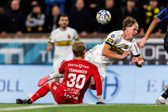 Sirius målvakt Jakob Tånnander och AIKs Onni Valakari