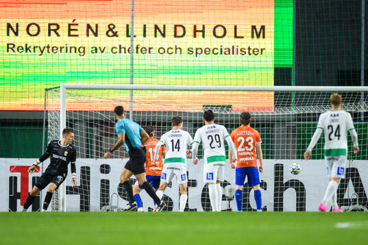 Västerås Abdelrahman Boudah Saidi (ej i bild) gör 1-1