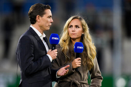 Max kommentator Niklas Jarelind och expertkommentator
