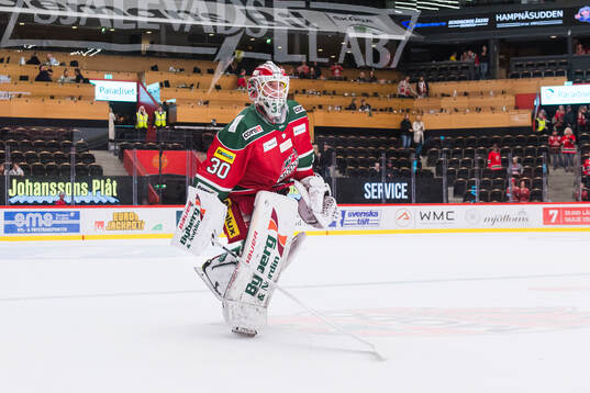 MoDos målvakt Lassi Lehtinen eftre ishockeymatchen i SHL