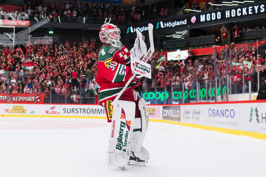 MoDos målvakt Lassi Lehtinen eftre ishockeymatchen i SHL