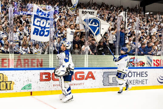 Leksands målvakt Mantas Armalis och Martin Karlsson  jublar