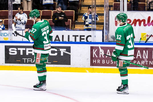 Rögles Albin Sundsvik och Rögles Isac Solberg deppar