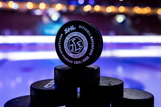 Matchpuckar innan ishockeymatchen i SHL mellan Leksand och
