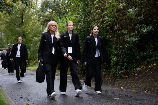Alva Selerud, Emma Östlund and Hikaru Kitagawa of Häcken
