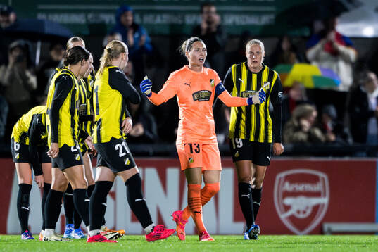 goalkeeper Jennifer Falk of Häcken looks dejected