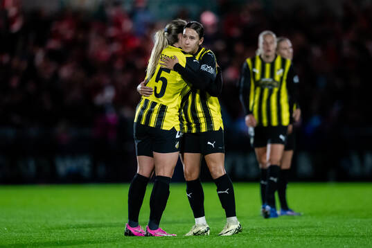 Alice Bergström and Tabitha Tindell of Häcken look
