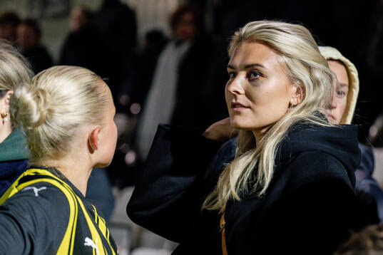 Matilda Nildén of Häcken with sister Amanda Nildén look