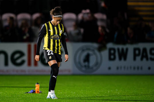 Felicia Schröder of Häcken looks dejected