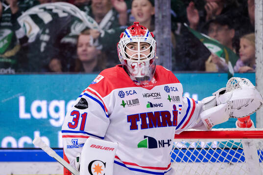 Timrås målvakt Tim Juel deppar