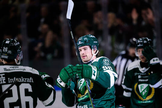 Färjestads Marian Studenic jublar