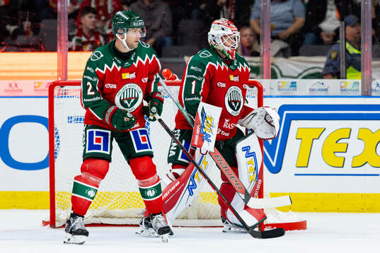 Frölundas Christian Folin och målvakt Lars Johansson