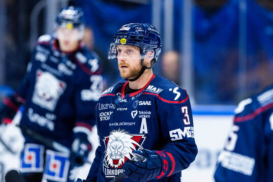 Linköpings Linus Hultström på uppvärmningen