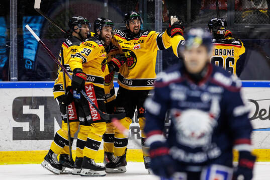 Luleås Eetu Koivistoinen jublar