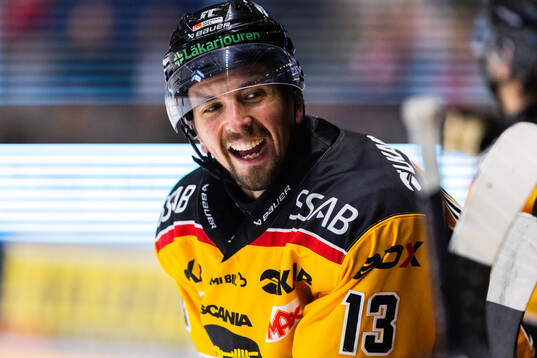 Luleås Eetu Koivistoinen jublar