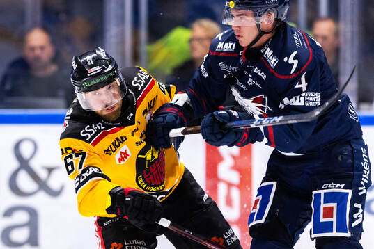 Luleås Linus Omark och Linköpings Oscar Lawner