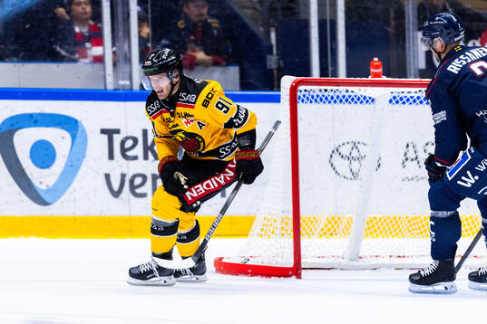 Luleås Brian O'neil jublar