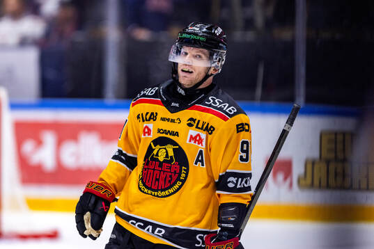 Luleås Brian O'neil jublar