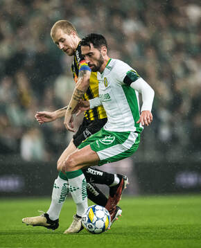 Häckens Simon Gustafson och Hammarbys Nahir Besara