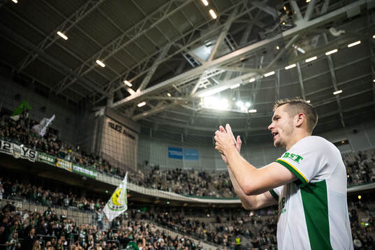 Hammarbys Oscar Johansson Schellhas jublar