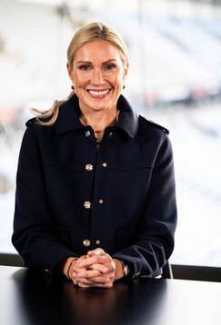 Jessica Almenäs in the broadcaster ESPN studio