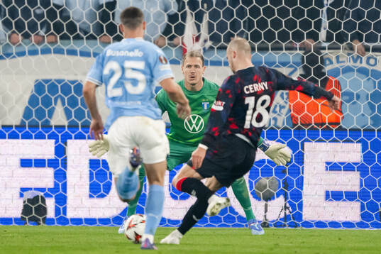 Goalkeeper Johan Dahlin of Malmö FF