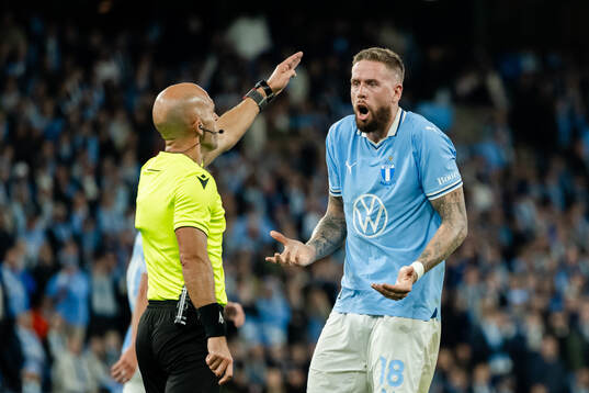 Pontus Jansson of Malmö FF reacts