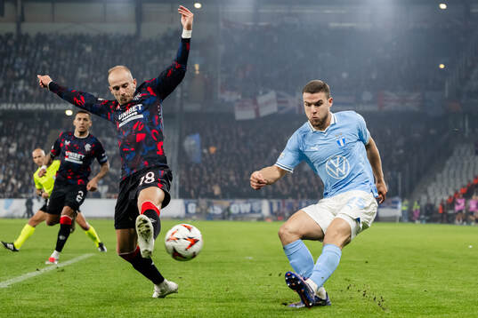 Václav Cerný of Rangers and Gabriel Busanello of Malmö FF
