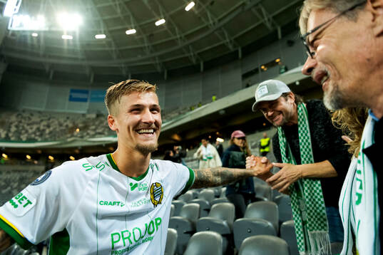 Hammarbys Fredrik Hammar jublar